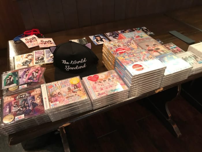 アイドルCDの山