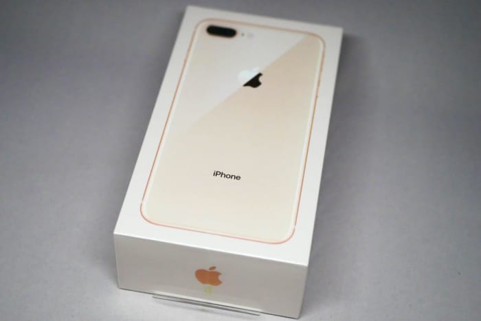 iPhone 8 Plus ゴールド