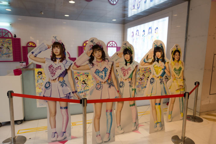 JOL原宿の等身大パネル