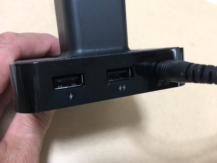1Aと2.4AのUSBポート