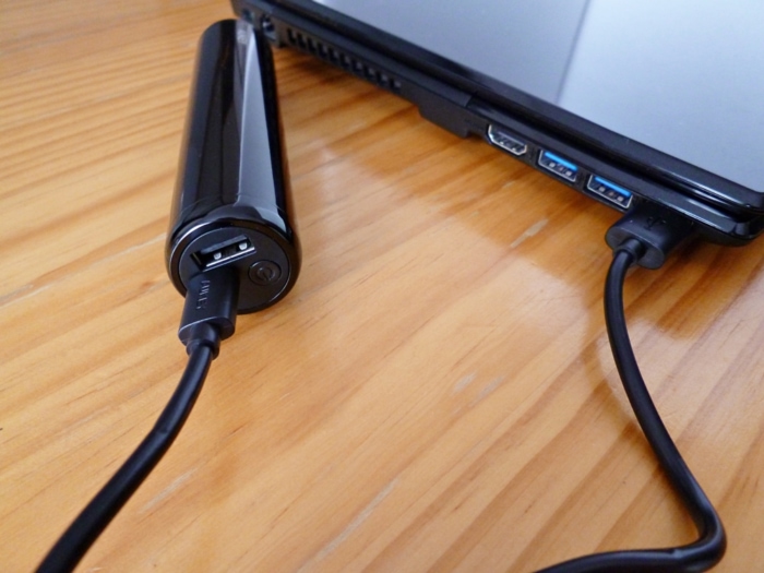 パソコンから充電