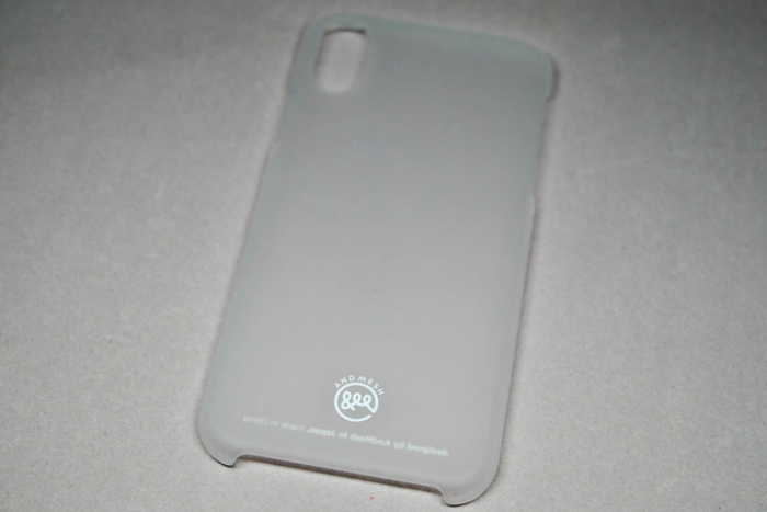 AndMesh『Basic Case for iPhone X』(背面から)