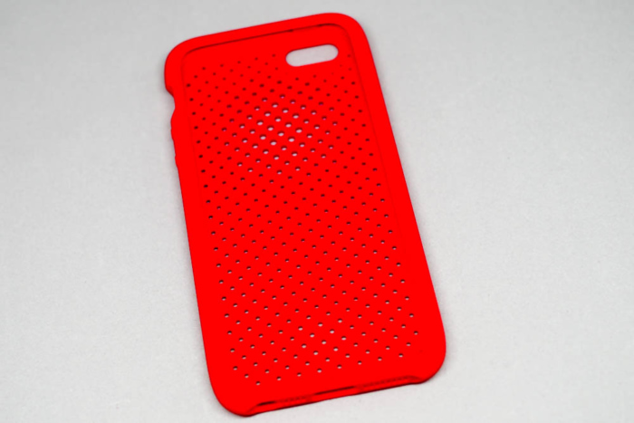 『Mesh Case for iPhoneSE』(前面から)