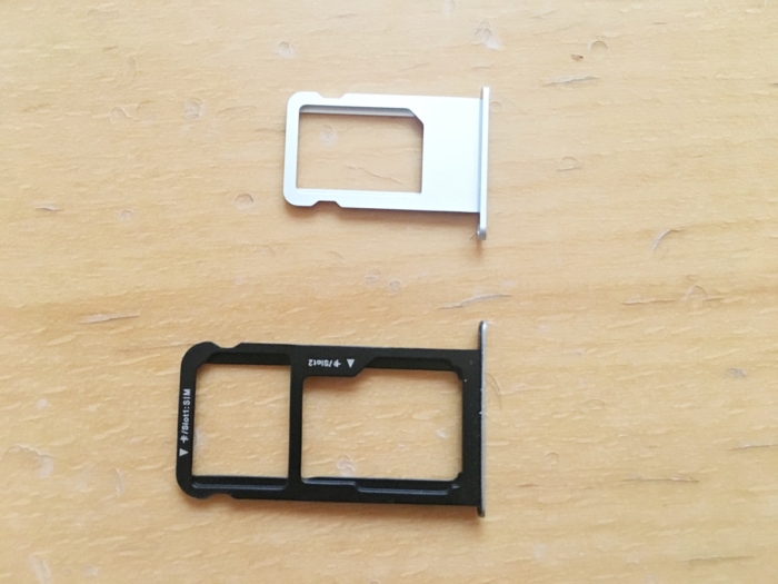 【トライアル到着】iPhone 6sとHUAWEI P10 liteのSIMスロット比較
