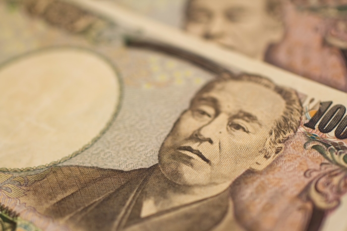 解約月(契約満了月)以外で解約するとY!mobileへの違約金(解約金)はいくらなのか
