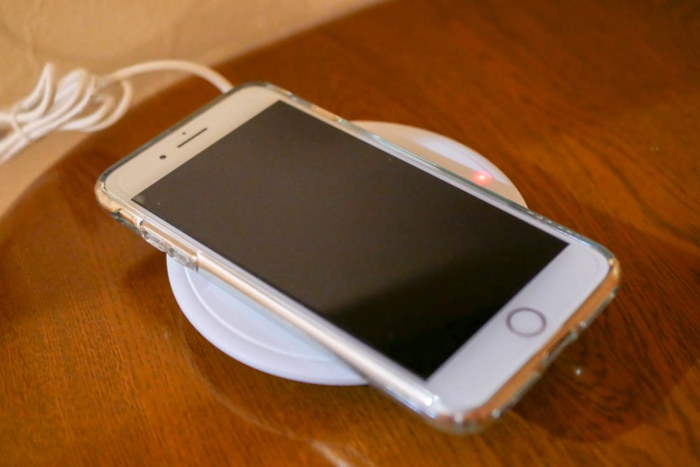 iPhone 8 Plus充電中