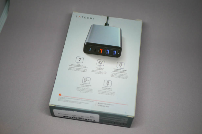 『Satechi Type-C 75W トラベルチャージャー』のパッケージ裏面