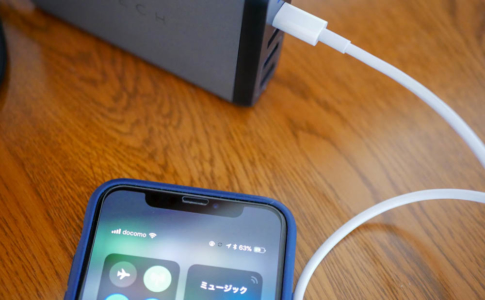 USB-C Lightningケーブルを使えばiPhone Xを急速充電可能