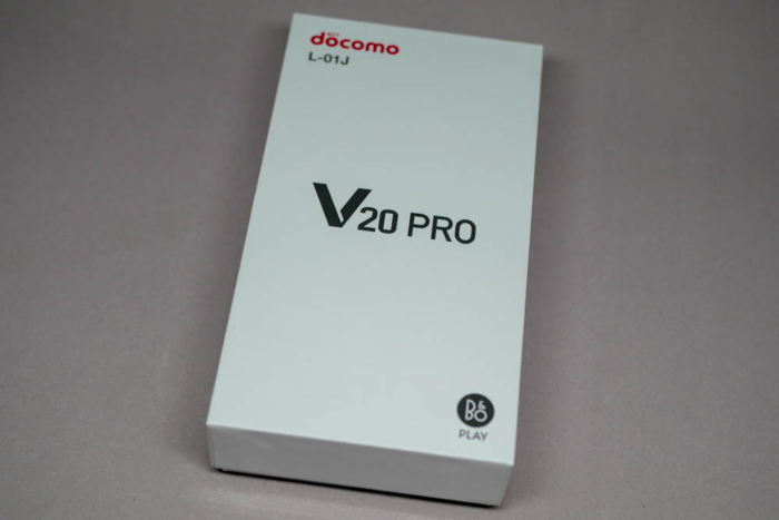 「V20 PRO L-01J」のパッケージ