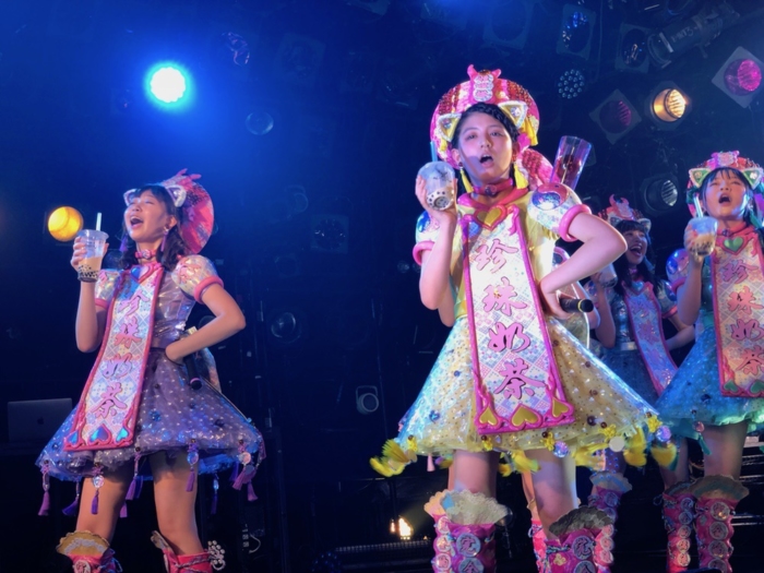 1人だけサイズが違うタピオカミルクティー