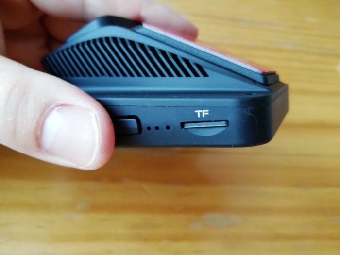 MUSON(ムソン) ドライブレコーダー 1080P NOTE1 SDカードスロットにSDカードを入れる