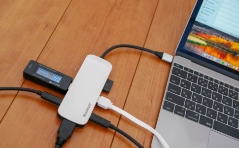 12インチMacBookに接続したNucleum