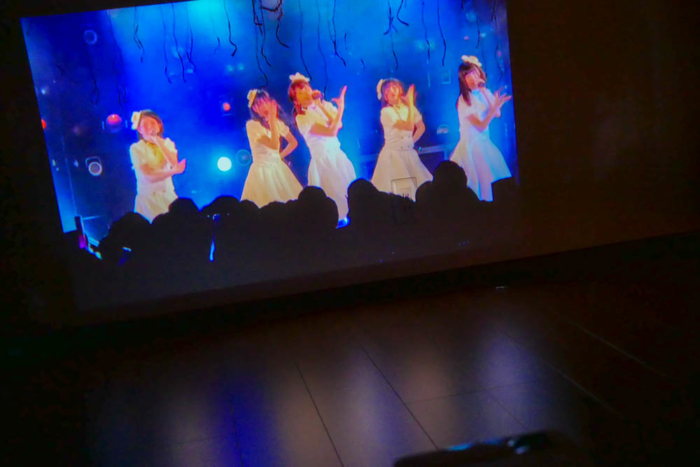夜に再生