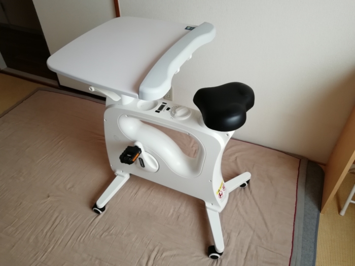 FlexiSpot デスクバイク V9を組み立て完了