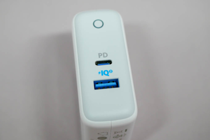 USB-Type C、USB-Type Aを1基ずつ搭載