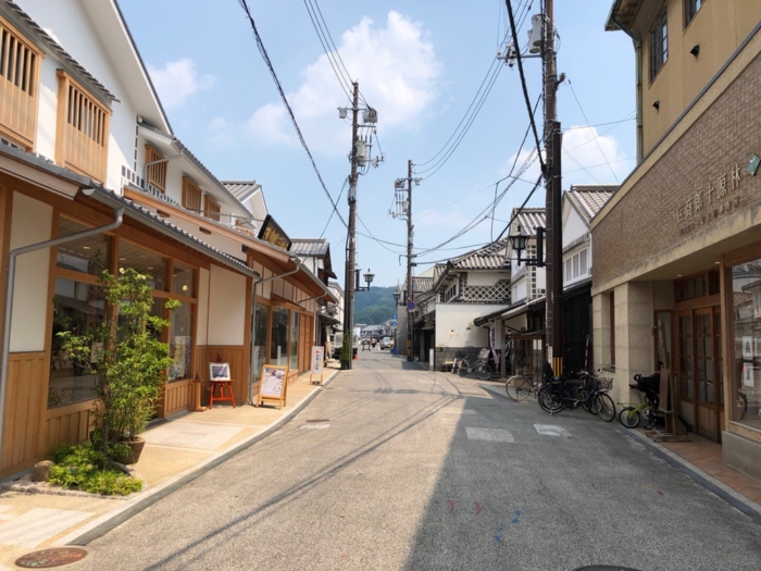 がらんとした美観地区は寂しい