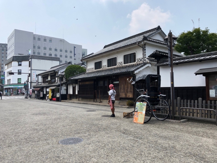 人力車の人も暇そう