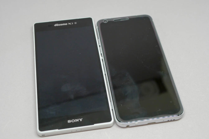 左が「Xperia Z2」、右が「LG style L-03K」