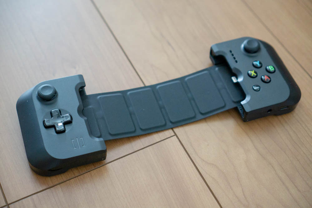 GAMEVICE Game Controller for iPhone v2本体
