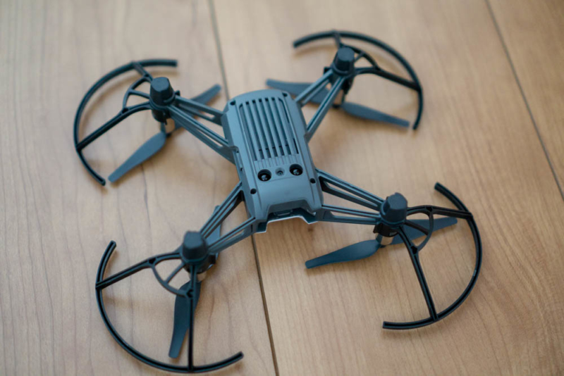 「RYZE TELLO Powered by DJI」下から