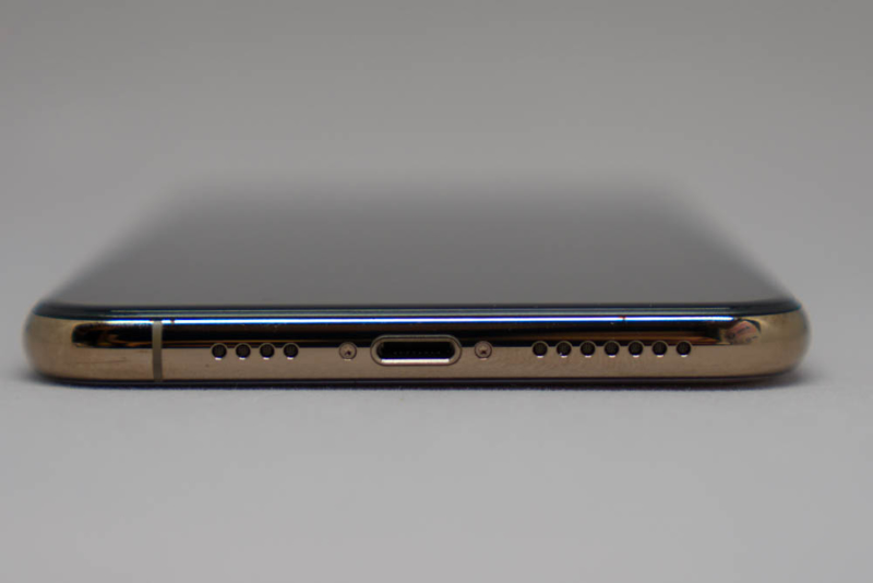 細かいがアンテナ用のDラインがある