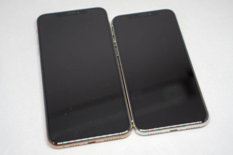 iPhone XとXS Maxの比較