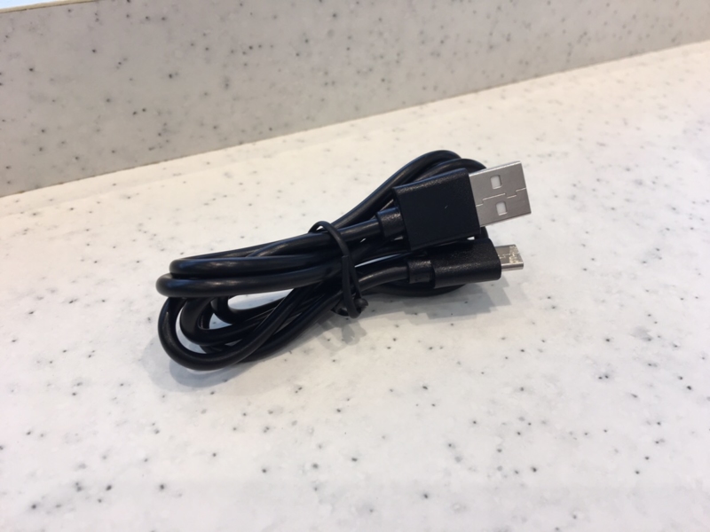 microUSBケーブル