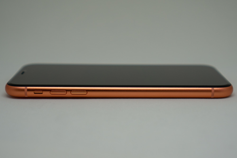 iPhone XRの左側面