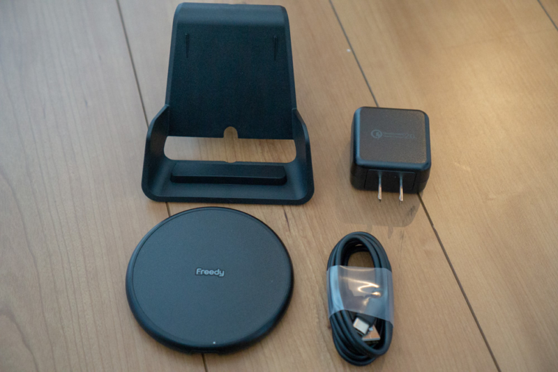 「Flex 10Wワイヤレス充電パッド EA1201S」の同梱品