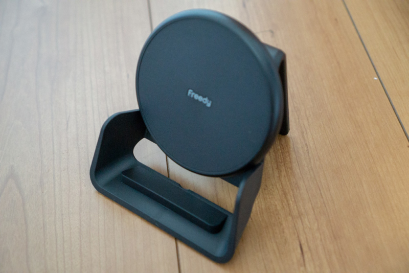 「Flex 10Wワイヤレス充電パッド EA1201S」の外観