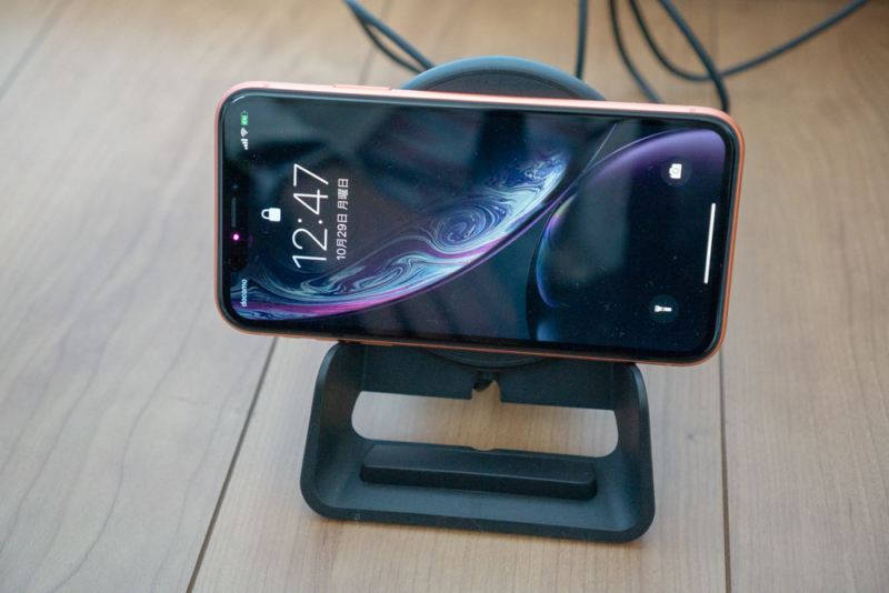 iPhone XRを横向きで充電