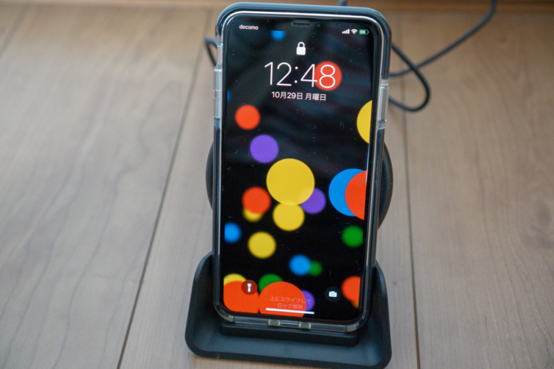 iPhone XS Maxを縦向きで充電