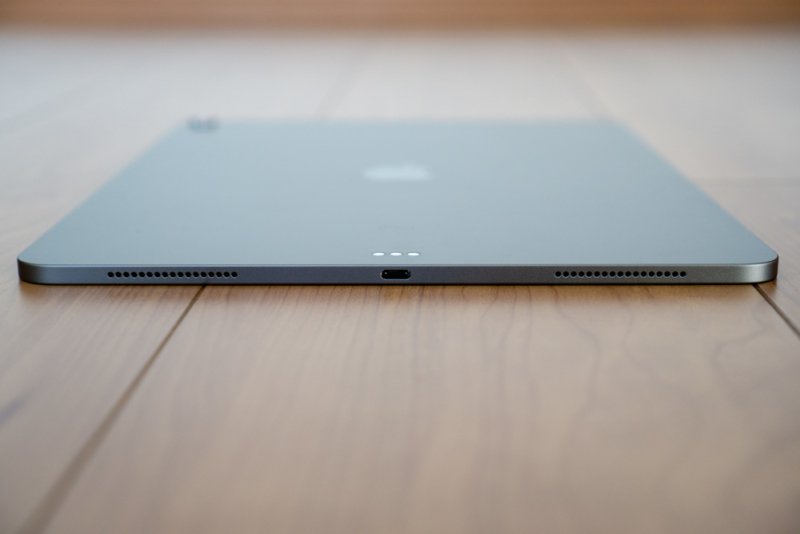 iPad Proを下部からチェック