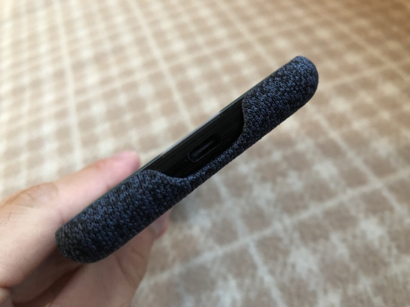 Pixel 3純正ケースの下部
