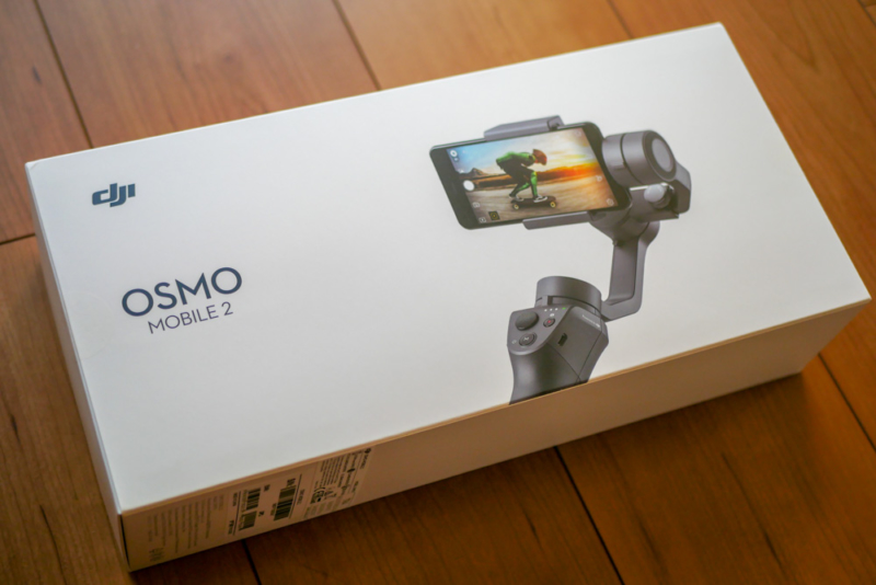 「DJI Osmo Mobile 2」のパッケージ(表)