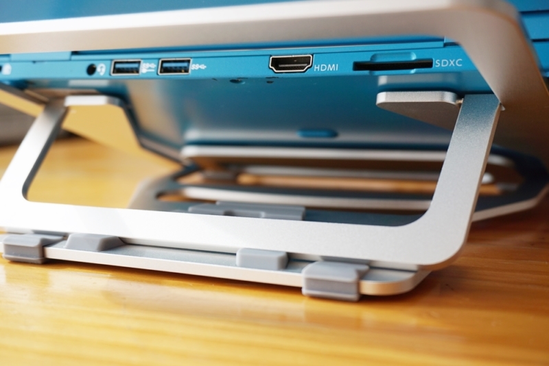 Humixx PC スタンド本体の後ろ側