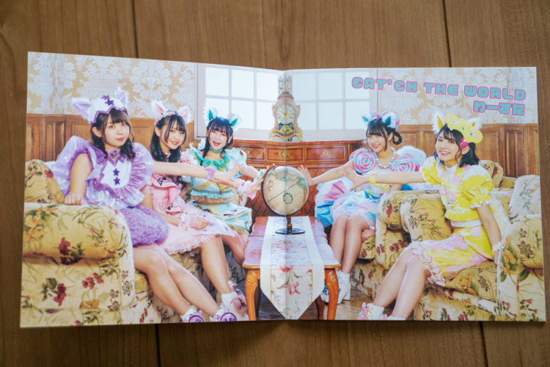 CAT’CH THE WORLD(歌詞カード)