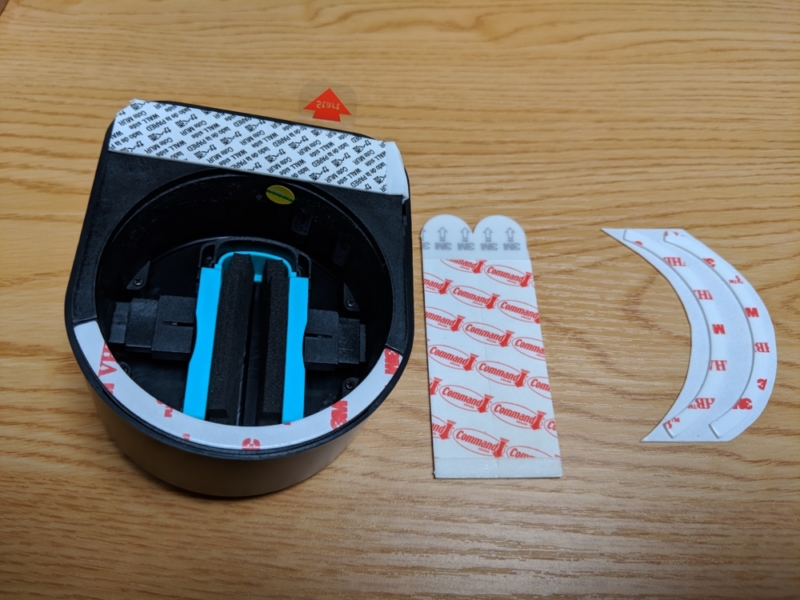 固定には3Mの両面テープを採用