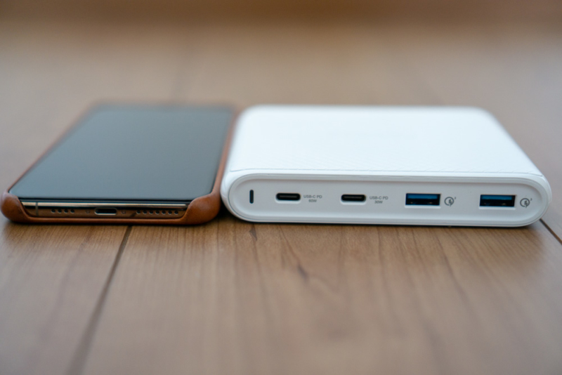 iPhone XS Maxとサイズ比較(厚さ)
