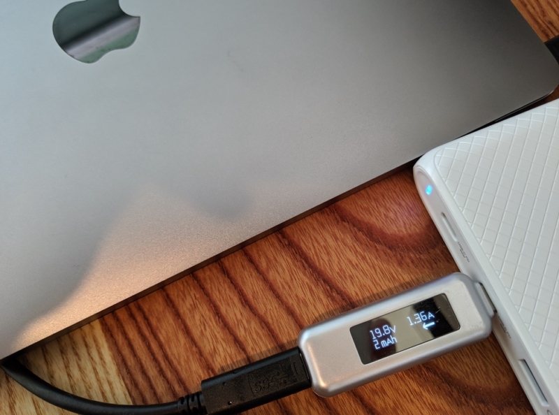 MacBookは約30Wで充電