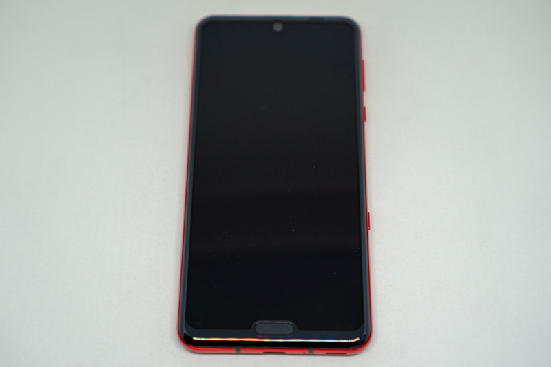 AQUOS R3の前面