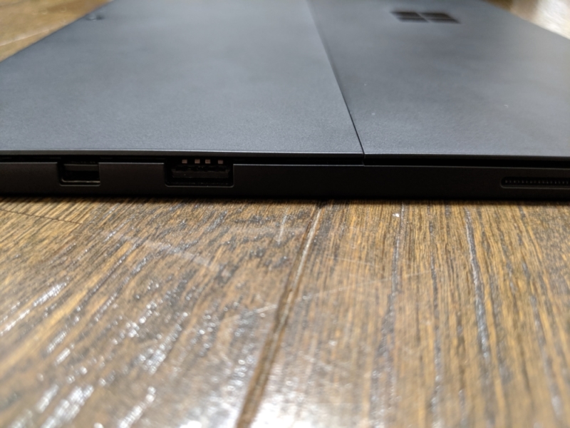 Surfaceの外部端子は正直使いにくい