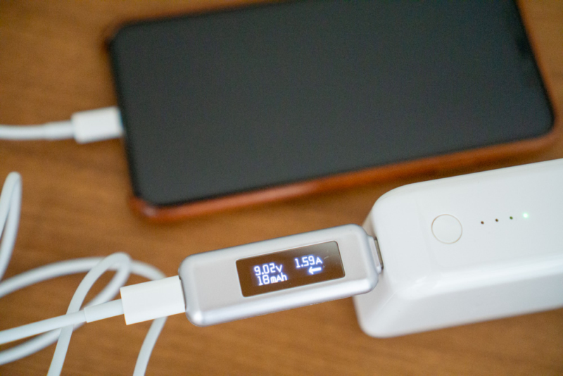 iPhone XS Maxを充電