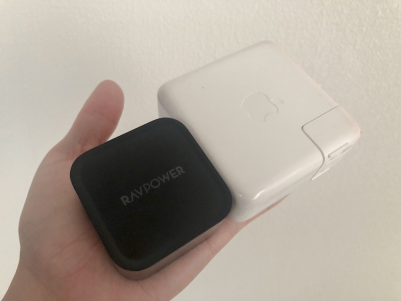 RAVPower 「RP-PC112」Macbook Pro純正充電器大きさ日比較