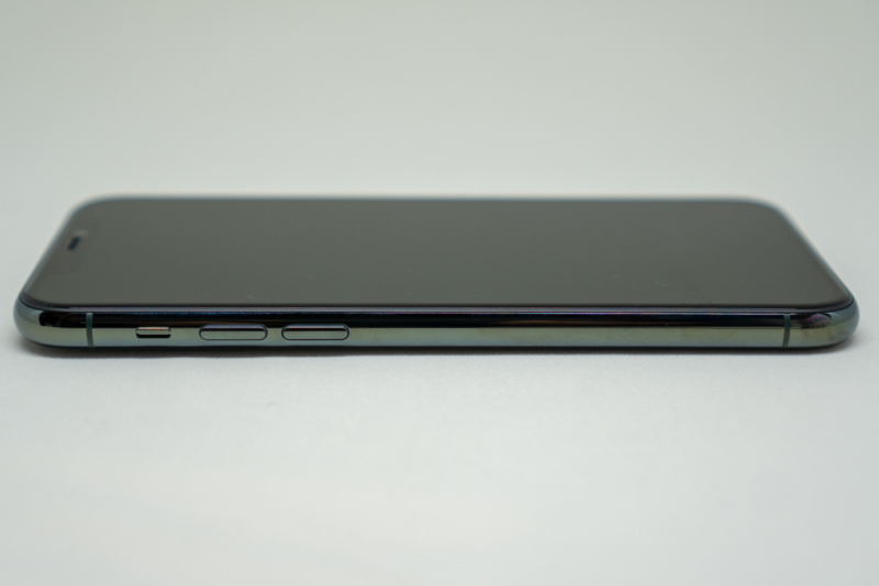 iPhone 11 Pro左側面