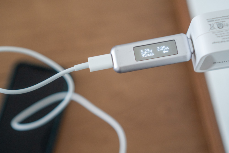 iPhone 11 Proを充電
