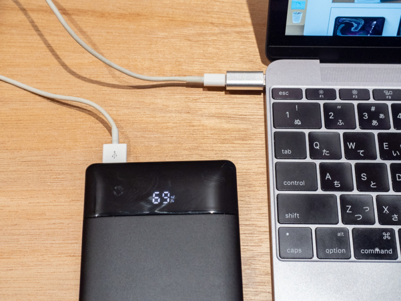 RAVPowerRP-PB172で12インチMacBookを充電