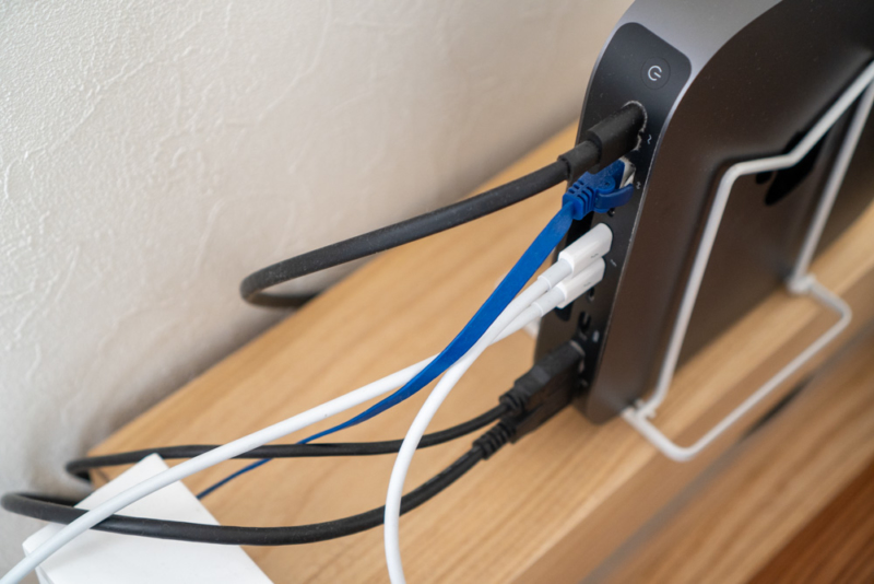 Mac miniからThunderbolt 3ケーブル2本を使って出力