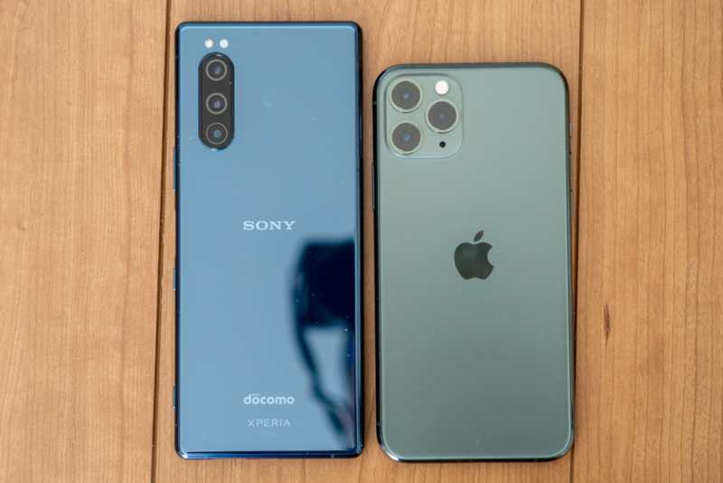 iPhone 11 ProとXperia 5の比較背面
