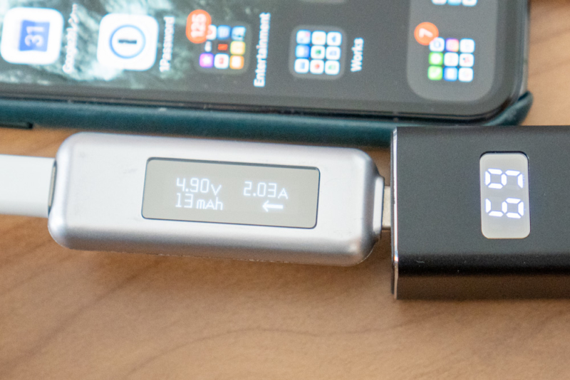 iPhone 11 Proを充電